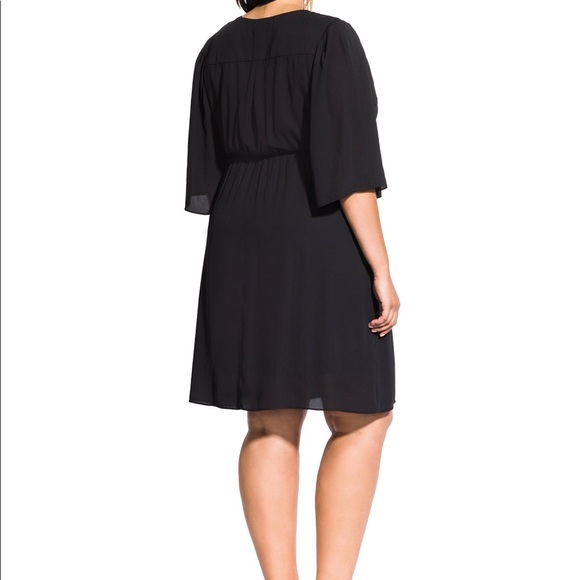 City Chic Plus Faux Wrap Dress with keyhole. Black. Size 20 - Picture 4 of 6